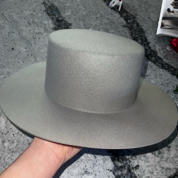 GIGI PIP - DALHIA BOATER HAT - Light Grey - Picture 7 of 7